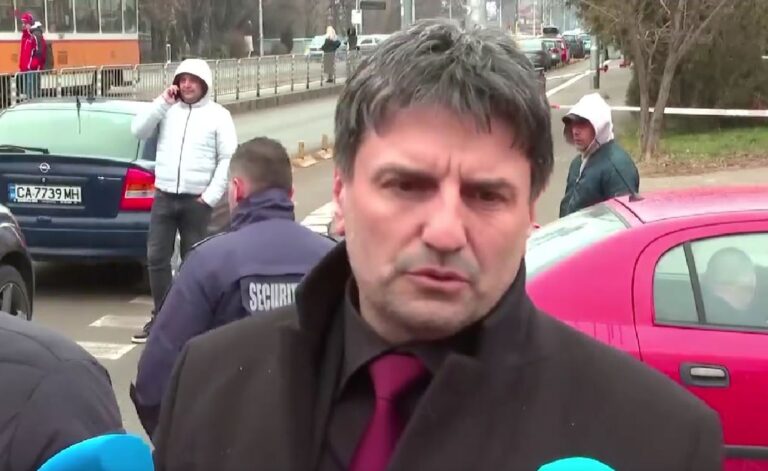 Психично болна намушка трима души в центъра на София /видео/