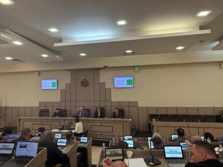 Футболният терен в Минералните бани ще бъде даден под наем за 10 години