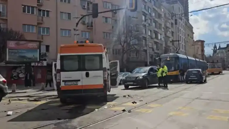 Катастрофа с линейка, превозвала бебе