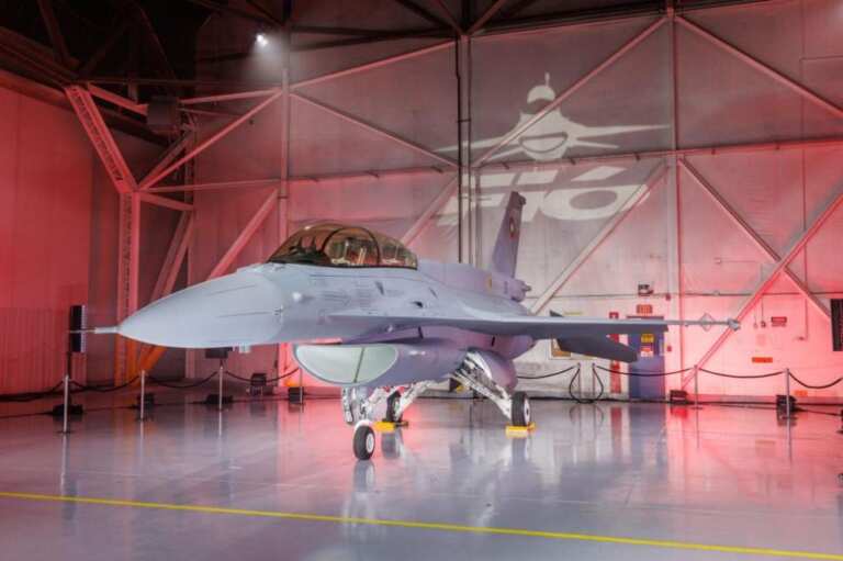 Нов самолет на 7500 километра: България ще посрещне първия изтребител F-16 на 12 април