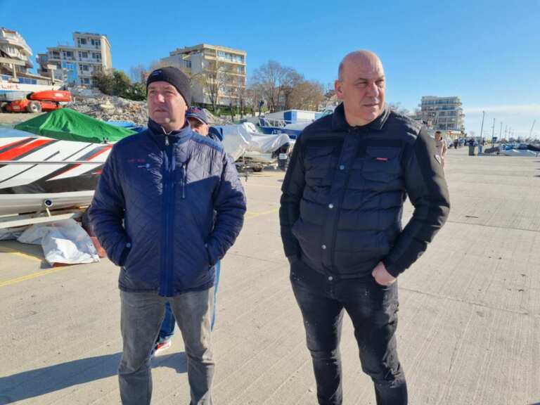 Кметът на Поморие за падналия на пристанището кран: Бурята беше със сила на торнадо /снимки/