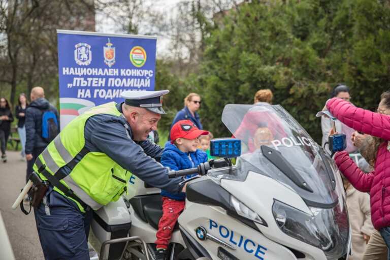 Изложбата „Шофирай със сърце и разум“ гостува в Бургас с подкрепата на Националната полиция