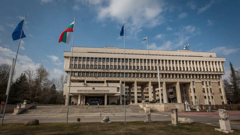 Заради последната ескалация на напрежението в региона на Близкия изток от МВнР препоръчват на нуждаещите се българи няколко комуникационни канала