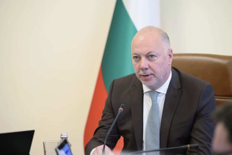 Желязков: Благодаря на българските дипломати и службите за сигурност за внимателно планираните действия по евакуацията от Израел