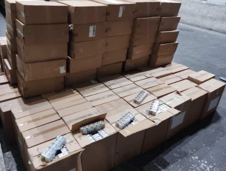 950 000 къса контрабандни цигари задържаха митническите служители на МП Лесово