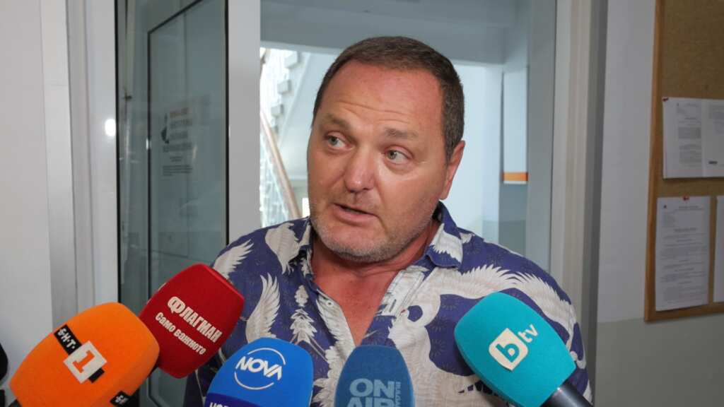 Юлиян Николов адвокат на Дебора