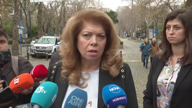 Йотова: По-важни са въпросите пред България, а не какво мисли г-н Борисов за президентската институция