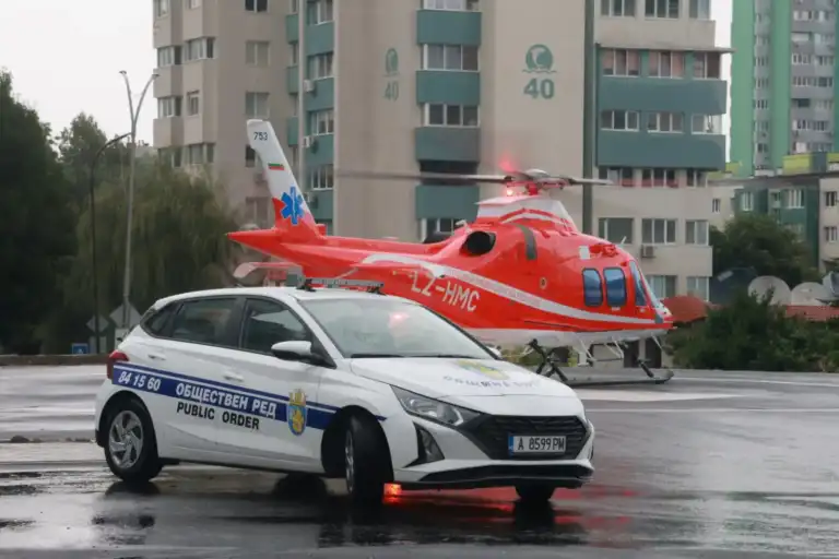 Медицински хеликоптер откара мъж от Бургас с тежки изгаряния към Военна болница във Варна