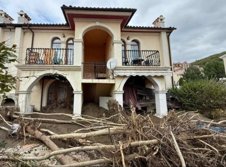 След наводнението в Елените: имотите излизат на пазара на рекордно ниски цени