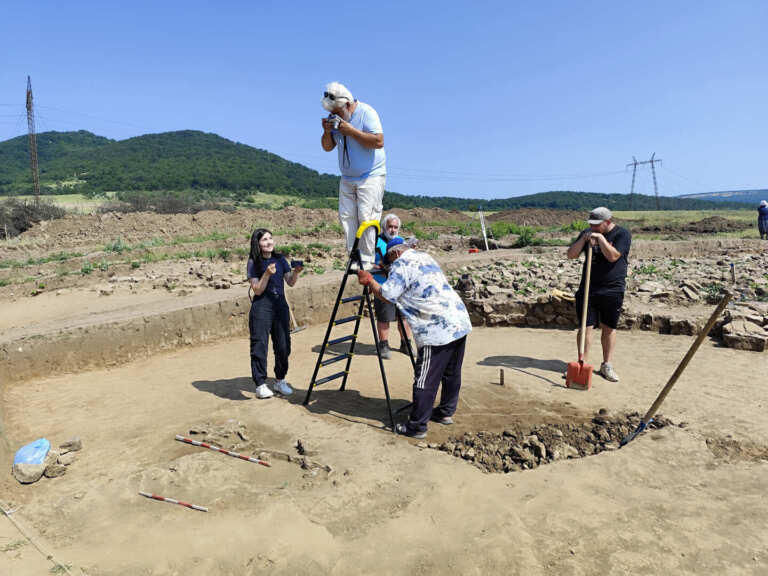 Нови важни открития са направени при спасителните разкопки по трасето на газопровода край с. Трънак, Руенско