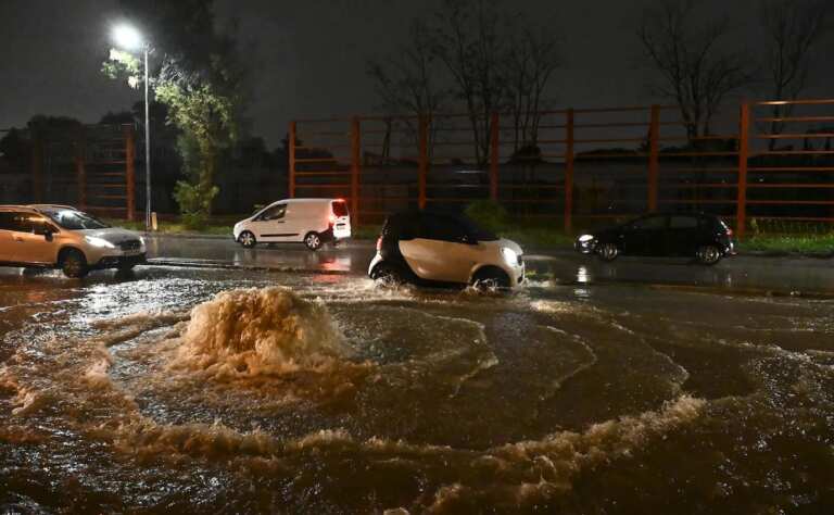 Бурята „Байрон“ потопи Атина