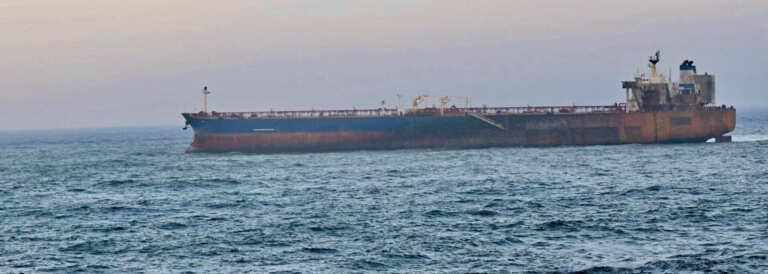 Операцията по изтегляне на кораба „Кайрос“ край Ахтопол се изпълнява по план и без забавяне