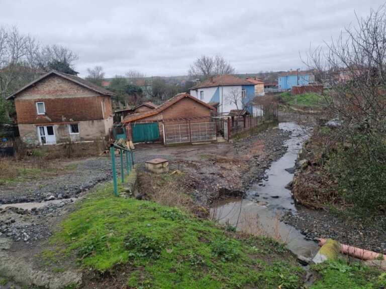 Кметът на с. Зидарово: Частичното бедствено положение остава, държавата да изчисти река Факийска