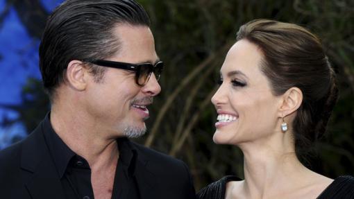 Brad_Pitt_and_Angelina_Jolie_54
