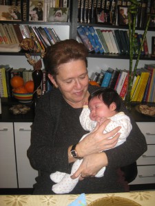 на снимката: Соня е едно от последните за годината бебета, родена е на 04.12.2014  